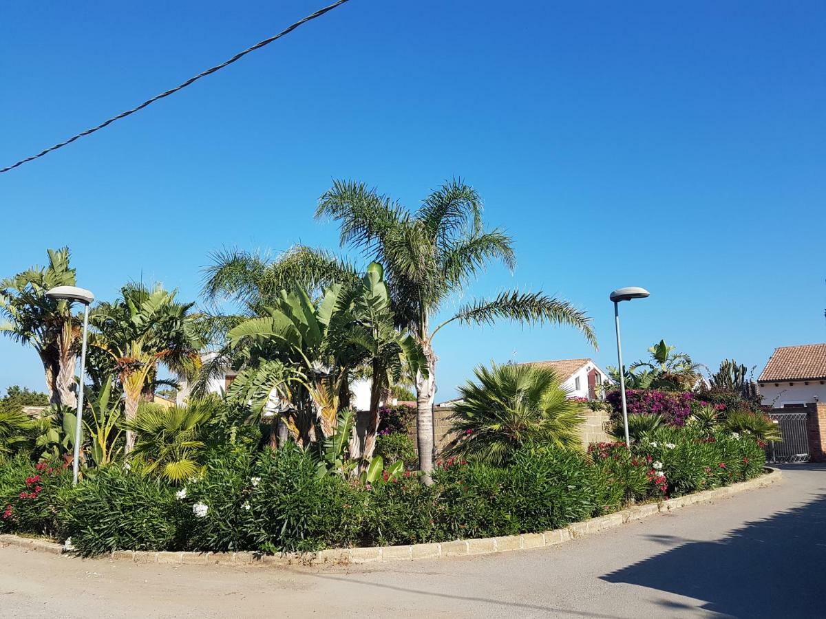 Mansarda Con Vista Piscina Villa Campofelice Di Roccella Bagian luar foto