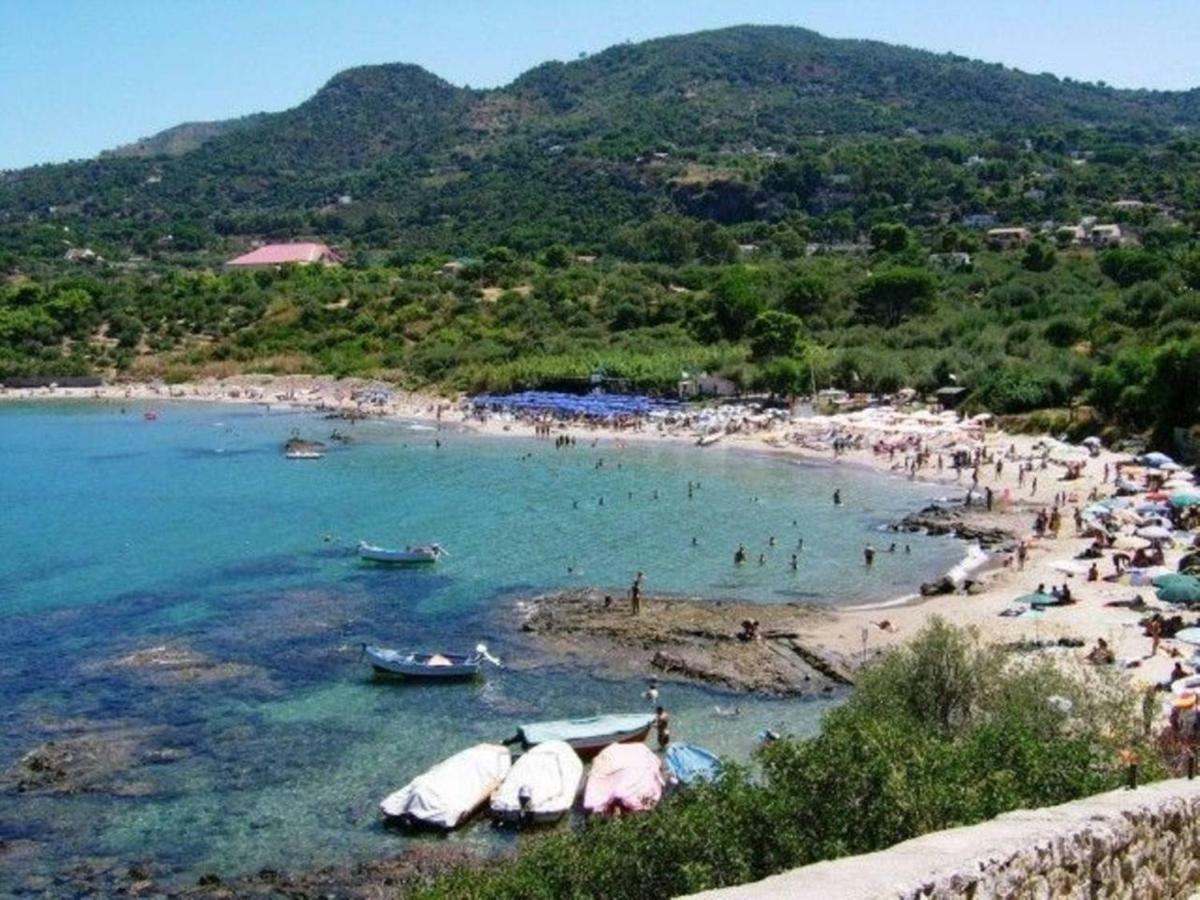 Mansarda Con Vista Piscina Villa Campofelice Di Roccella Bagian luar foto