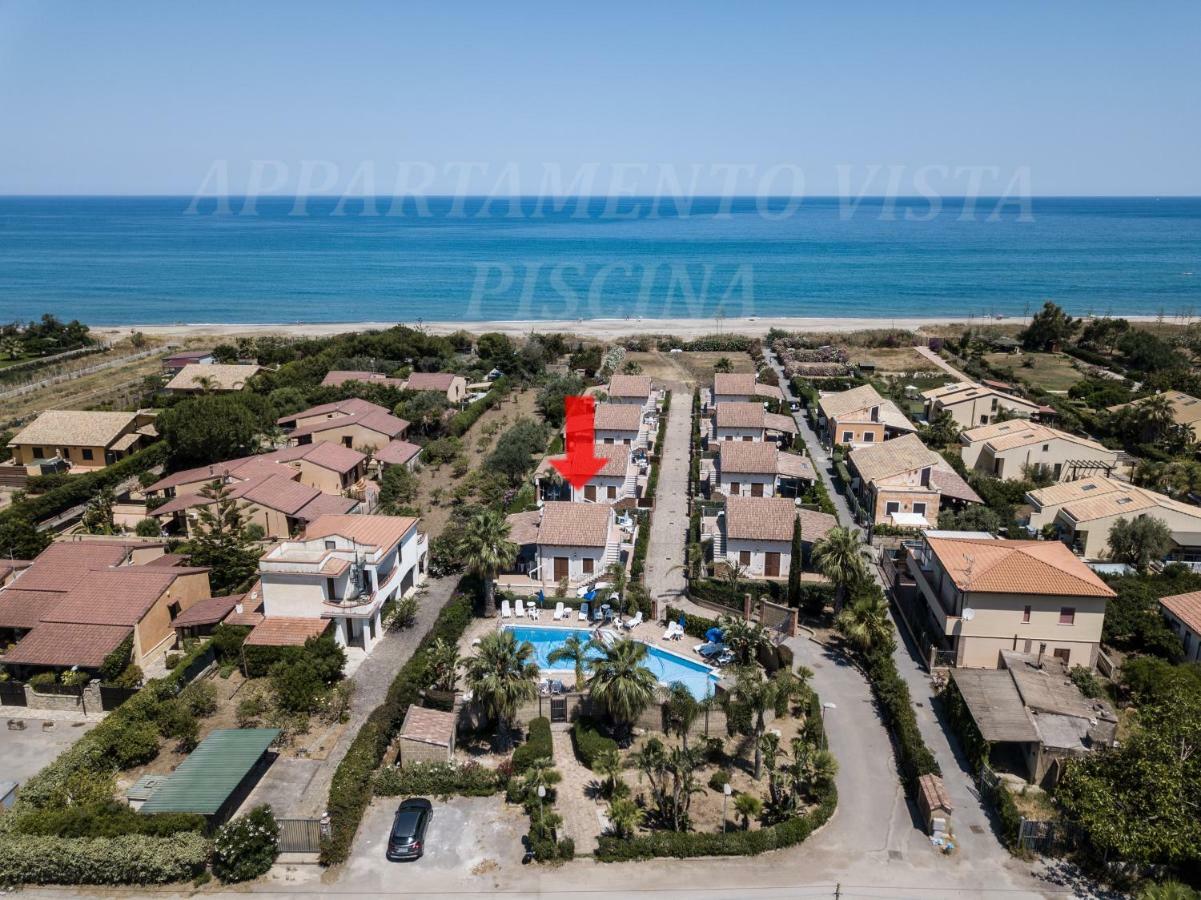 Mansarda Con Vista Piscina Villa Campofelice Di Roccella Bagian luar foto
