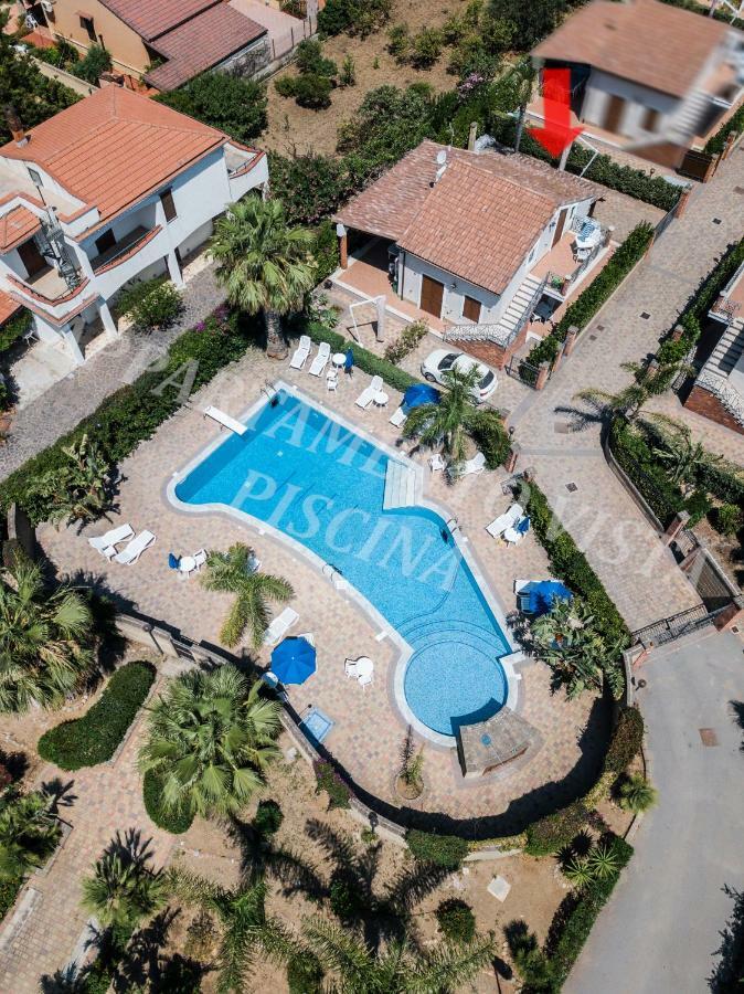 Mansarda Con Vista Piscina Villa Campofelice Di Roccella Bagian luar foto