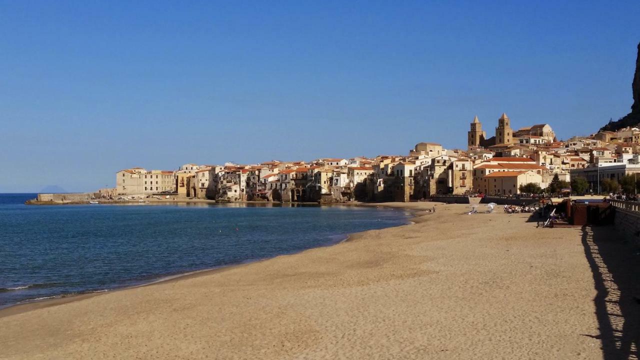 Mansarda Con Vista Piscina Villa Campofelice Di Roccella Bagian luar foto